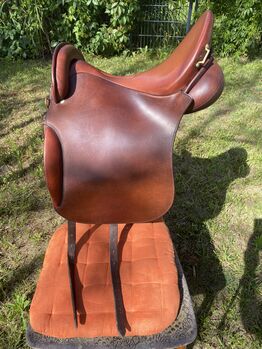 Original brauner Ibero Amazona Premium Line Sattel,32 er Kammer,18er Sitz,V-Gurt, Ibero Ibero Amazona Premium Line, Susanne von Gersdorff, Dressage Saddle, Hennigsdorf