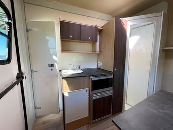 Pferdetransporter 3er Pferdeanhänger Wohnabteil mit Dusche LKW Dickenherr Anka Dickenherr