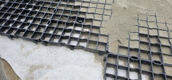 Paddockmatten & Kiesgitter für Pferde, Bodengitter, Rasengitter & Paddockplatten - Kieswaben MEGASPAR - Online Shop Paddockplatten - Rasengitter - Kiesgitter - Paddockmatten