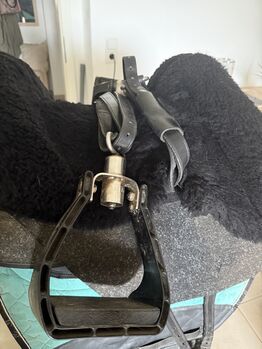 Fellsattel Grandeur „FlowFinder" anthrazit, Grandieur  Fellsattel Flow Finder, Tessa , Lambskin Pad, Koblenz