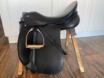 Passier Corona 2 Dressursattel 17 Zoll schwarz, Passier Corona 2 Dressursattel, Selina Frei, Dressage Saddle, Oldenburg