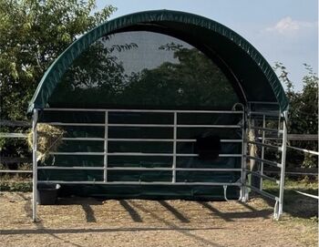 Weidezelt/ Unterstand, Hallertauer Zaun- und Stalldepot GmbH, Weidezelt mit seitlicher Plane und Rückwand oben Windschutznetz und unten Plane , Pawlowski , Horse Shelters & Tents, Krefeld 