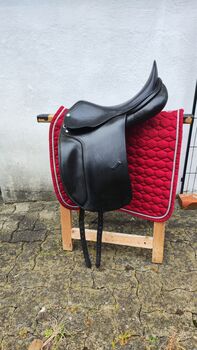 Peter Menet Dressursattel 17,5 Zoll LED Sattel Mittlere KW, Peter Menet , Nadine Semrau, Dressage Saddle, Kreuzlingen