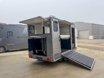 Pferdeanhänger 2 Pferde Wohnung/Sattelschrank Pferdetransporter, Dickenherr Dickenherr, Gerhard Strobel (Dickenherr Trucks und Trailers), Pferdeanhänger, Baden-Württemberg - Unterschneidheim
