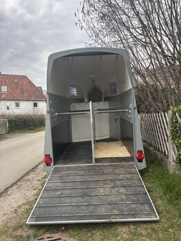 Pferdeanhänger Humbaur Equitos 