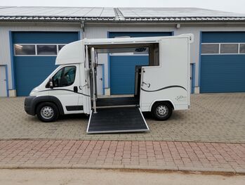 Pferdetransporter 2 Seitenrampen Nur 20500KM Viehtransporter Tiertransporter, Dickenherr Dickenherr 2 Ride , Gerhard Strobel (Dickenherr Trucks und Trailers), Pferdeanhänger, Baden-Württemberg - Unterschneidheim