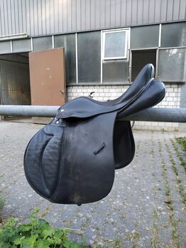 Pfiff Alberto mittlere Kammer Springsattel, Pfiff Alberto, Nicole Faller, Dressage Saddle, Bühl