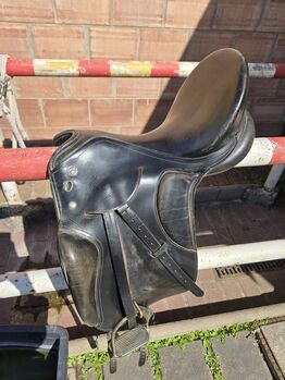 Kiefer Action 17 Zoll kurze Auflage, Kiefer  Action , Sandra , Dressage Saddle, Deutschland 