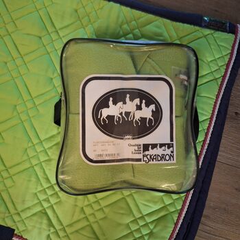 Eskadron Schabracke mit Bandagen Limegreen