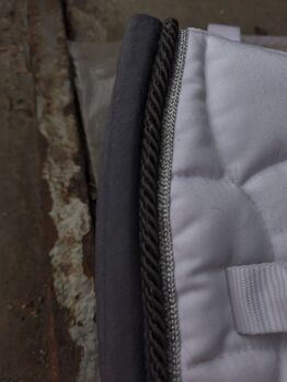 Dressurschabracke v. Esperado Esperado