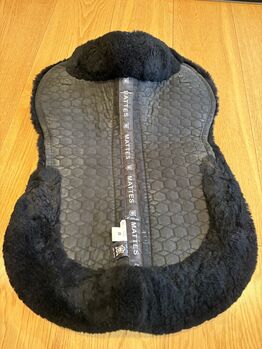 Mattes Sheepskin Saddle Half Pad – Black – Size M, Stepan, Czapraki
