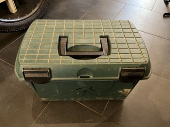 Putzkiste Putzkasten, Maya  Schmitz , Czyszczenie konia, Bonn