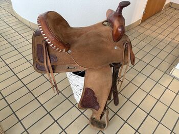 Schöner Wildledersattel, Harriet Simon, Western Saddle, Küsnacht ZH