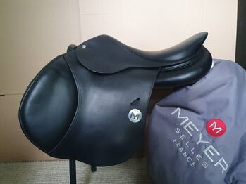 Premium 16,5” Meyer Springsattel – Kompakt, sportlich & hochwertig, Fred, Jumping Saddle, Frankfurt