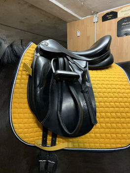 Prestige Doge 33/17 Dressursattel, Prestige Doge, Katrin Engel, Dressage Saddle, Bad Arolsen 