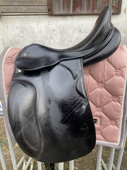 Prestige Doge Dressursattel 17“32, Prestige  Doge, Michelle , Dressage Saddle, Bad Homburg 