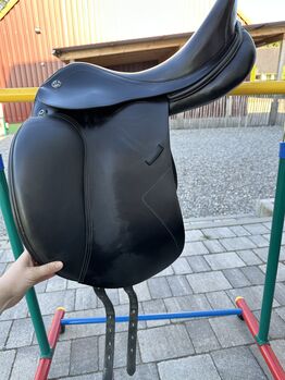 Prestige Dressursattel Doge Classic in der Sitzgröße 17/33, Prestige Doge Classic, Juliana Wenger, Dressage Saddle, Todtenweis