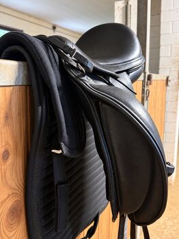 Prestige Italia X-D2 SC Dressursattel 17,5” 18M– Air-System von saddle me Carsten Engelke Prestige  X-D2 SC