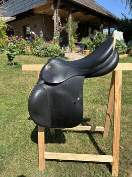Prestige Springsattel Elastic Professional 18/32, Prestige Elastic Professional, Lisa Kowalski, Jumping Saddle, Sonsbeck
