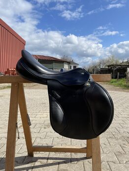Prestige Springsattel Modell „Como“ – KW 34, 18 Zoll, Prestige  Como, Lorena, Jumping Saddle, Weisweil 