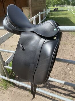 Prestige Modena Dressursattel, Prestige Modena, Julia Höhrmann-Tiré, Endurance Saddle, Vaalermoor
