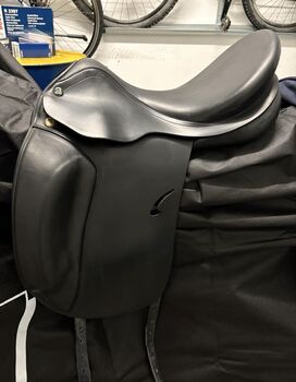 Prestige Roma Dressage 17/35 (33), Prestige  Roma , Aaliyah Wolf, Dressursattel, Karlsruhe