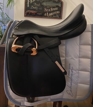 Prestige Top Dressage 18 Zoll 32 Kammer, Prestige  Top Dressage , Sabine , Dressage Saddle, Ebersberg