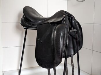 Prestige Top Dressage KK kurze Keilkissen 18 Zoll schwarz 33er KW Dressursattel schwarz, Prestige Top Dressage KK , Line Backsen, Dressage Saddle, Hamburg