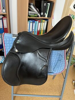 Prestige Springsattel Venezia 17“/32 Kammerweite, Prestige  Venezia, Katharina, Jumping Saddle, Bamberg