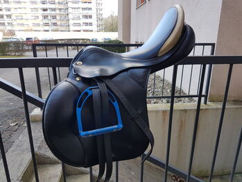 Prestige Venezia Springsattel 17 34 schwarz Jin Stirrup, Prestige Venezia , Laura B., Jumping Saddle, Ulm