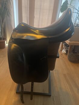 Prestige Venus Dressursattel 18 Zoll / 32 Kammerweite Prestige Venus