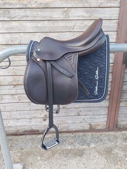 Prestige Versailles D 17 33 Neuwertig Braun Springsattel 17 Zoll, Prestige Versailles, Lisa, Jumping Saddle, Schwaigern