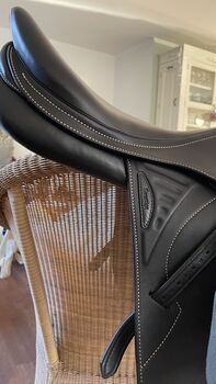 Prestige Versailles Springsattel,18/34, so gut wie neu!! Prestige Versailles