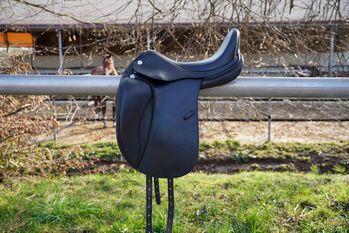 Prestige X-Helen Schwarz Dressursattel 17/32 LUX BJ 02/2023, Prestige X-Helen, Kathrin, Dressage Saddle, Meitingen