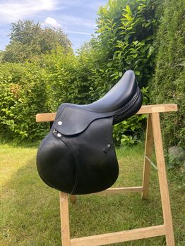 Prestige X-perience 17/34-2 Jahre alt/extra Schulterfreiheit, Prestige X-perience, Ramona Tel. 01784554263, Jumping Saddle, Rosengarten