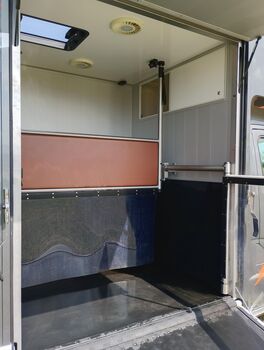 Pferdetransporter Roelofsen Automatik Nur 30.800KM Viehtransporter Selbstfahrer Horsevan Roelofsen  Roelofsen