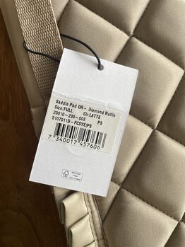 **PS of Sweden Diamond Ruffle – Dressur\-Schabracke – NEU & unbenutzt – Full/WB – Latte** PS of Sweden PS of Sweden Diamond Ruffle Dressage