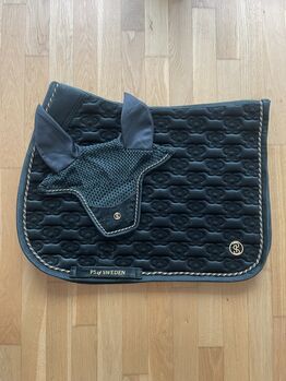 PS of Sweden Velvet Monogram Set in Midnight Green, PS of Sweden, Nadine Piechowski, Dressage Pads, Berlin