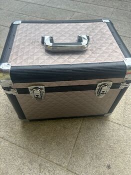 Putzbox mit Unterteilung, Doris, Sattelkammer & Boxenausstattung, Kottingbrunn
