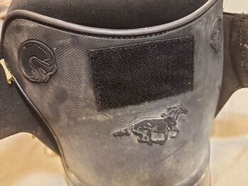 Hufschuhe hinten, ZRNV ESN-02-1 3A, Schwarz, Shoeing, Breisach am Rhein