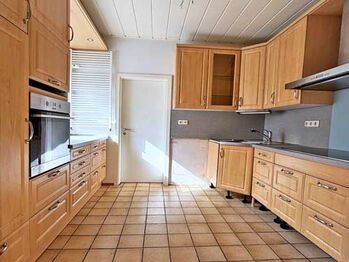 Ref2539 Hessen, Vogelsbergkreis, Schlitz, Haus mit Pferdestall, Reitplatz zu verkaufen