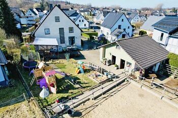 Ref2542MK Rheinland-Pfalz, Westerwald, Bellingen - Haus mit Pferdehaltung