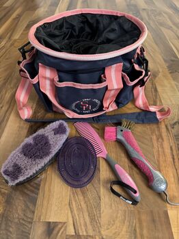 Reitputztasche mit Zubehör, Showmaster, Patricia Zugmann-Vock, Grooming Brushes & Equipment, Gänserndorf