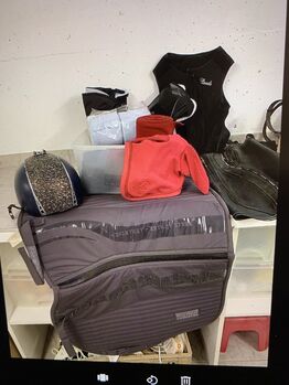 Reitsachen Bandagen, Helm, Gamaschen, Rückenpanzer kl, 2 Abdecken, 1 Schabracke Handschuhe, versch,