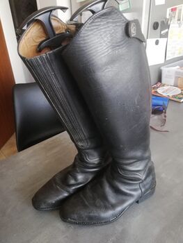 consignment riding boots