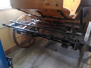 Einspannige, aufgearbeitete Kutsche; Scheibenbremsen; Original Wagenräder (Holz, Eisenbeschlag) Jagtkutsche
