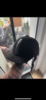 Reiterhelm von Knightsbridge, Knightsbridge, Philipp Fricke , Riding Helmets, Halle 