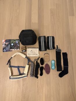 Reitzubehör, Deniese Jesch, Grooming Brushes & Equipment, Wien 