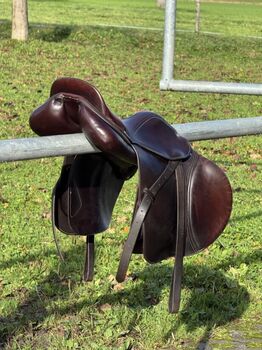 Reitsattel LABELLE SPRINGEN KW 33 Sitzfläche 17.5", LABELLE, Maya (Swisshorseshop), Jumping Saddle, Frauenfeld