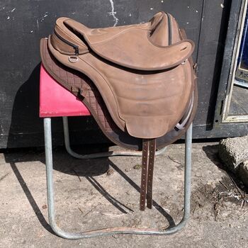 Robinsons NEW treeless saddle Robinsons Treeless